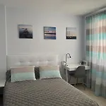 In 4 Bedroom Penthouse With Stunning Patio Bed & Breakfast *