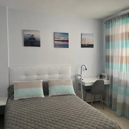 In 4 Bedroom Penthouse With Stunning Patio Bed and Breakfast *
