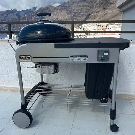 Bed & Breakfast In 4 Bedroom Penthouse With Stunning Patio Puerto de Santiago (Tenerife)