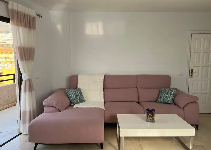 In 4 Bedroom Penthouse With Stunning Patio B&B 푸에르토 데 산티아고
